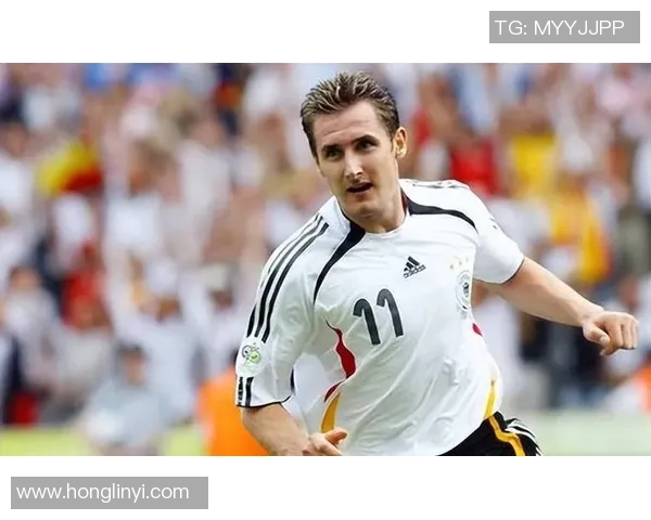 足球场上的颜值担当 现役十大帅哥球星大揭秘